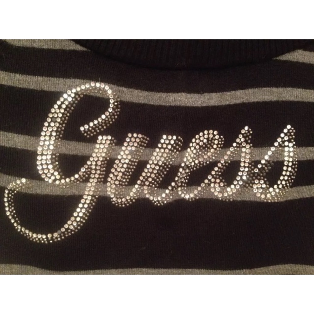 ❣️GUESS Sweater❣️ - Picture 3 of 7